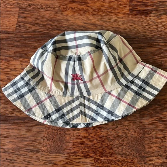 Burberry | Accessories | Burberry Cream And Black Bucket Hat  display picture 2